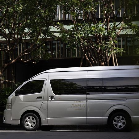 Kimpton Maa-Lai Bangkok By Ihg Hotel Exterior foto Toyota HiAce