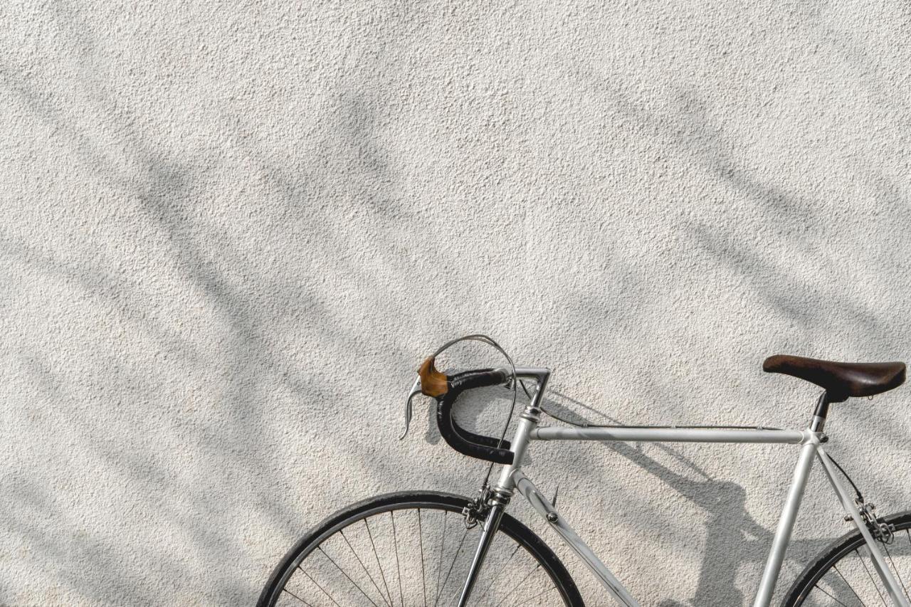 Kimpton Maa-Lai Bangkok By Ihg Hotel Exterior foto A fixed gear bicycle