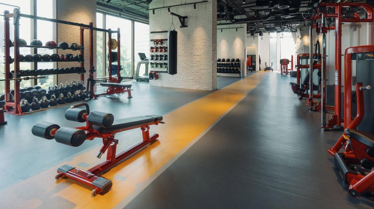 Kimpton Maa-Lai Bangkok By Ihg Hotel Exterior foto The gym at the hotel