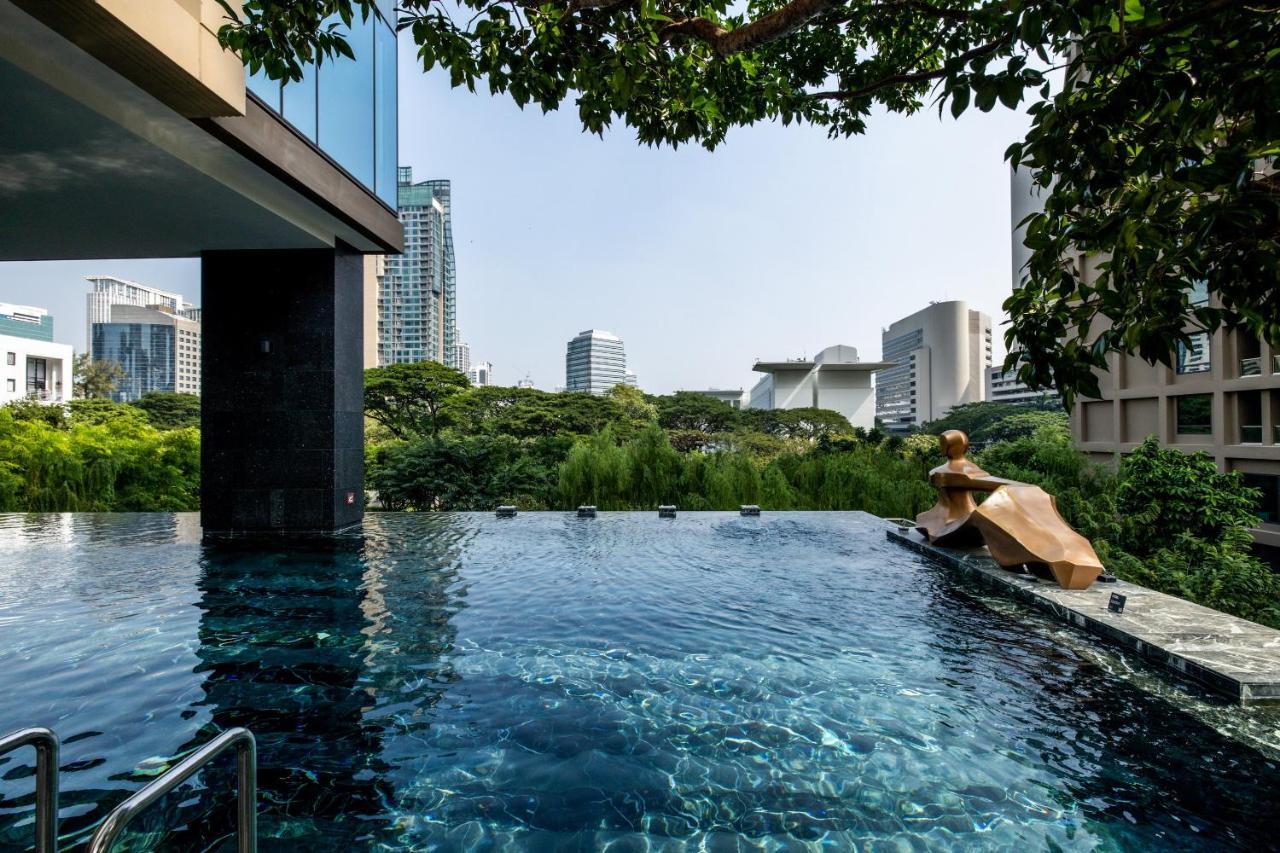 Kimpton Maa-Lai Bangkok By Ihg Hotel Exterior foto Infinity pool at the hotel
